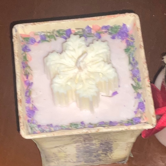 Soy Snowflake Lavender, & Dried Flowers Candle & Lemon/Lavender Body Scrub - Picture 2 of 5